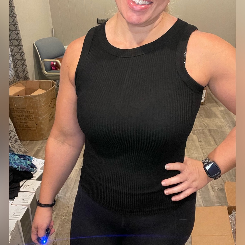 Zenana black ribbed fitted tank top